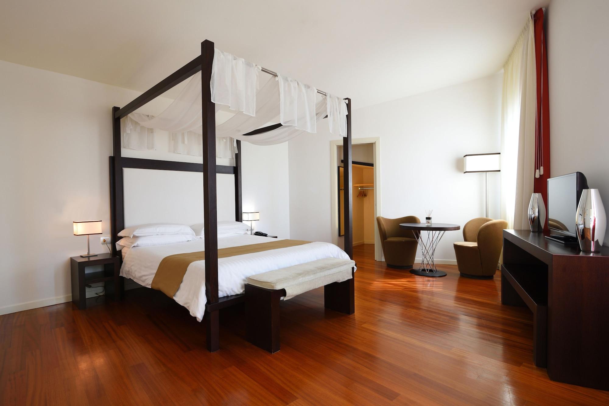 Eden Rock Apartahotel 4*