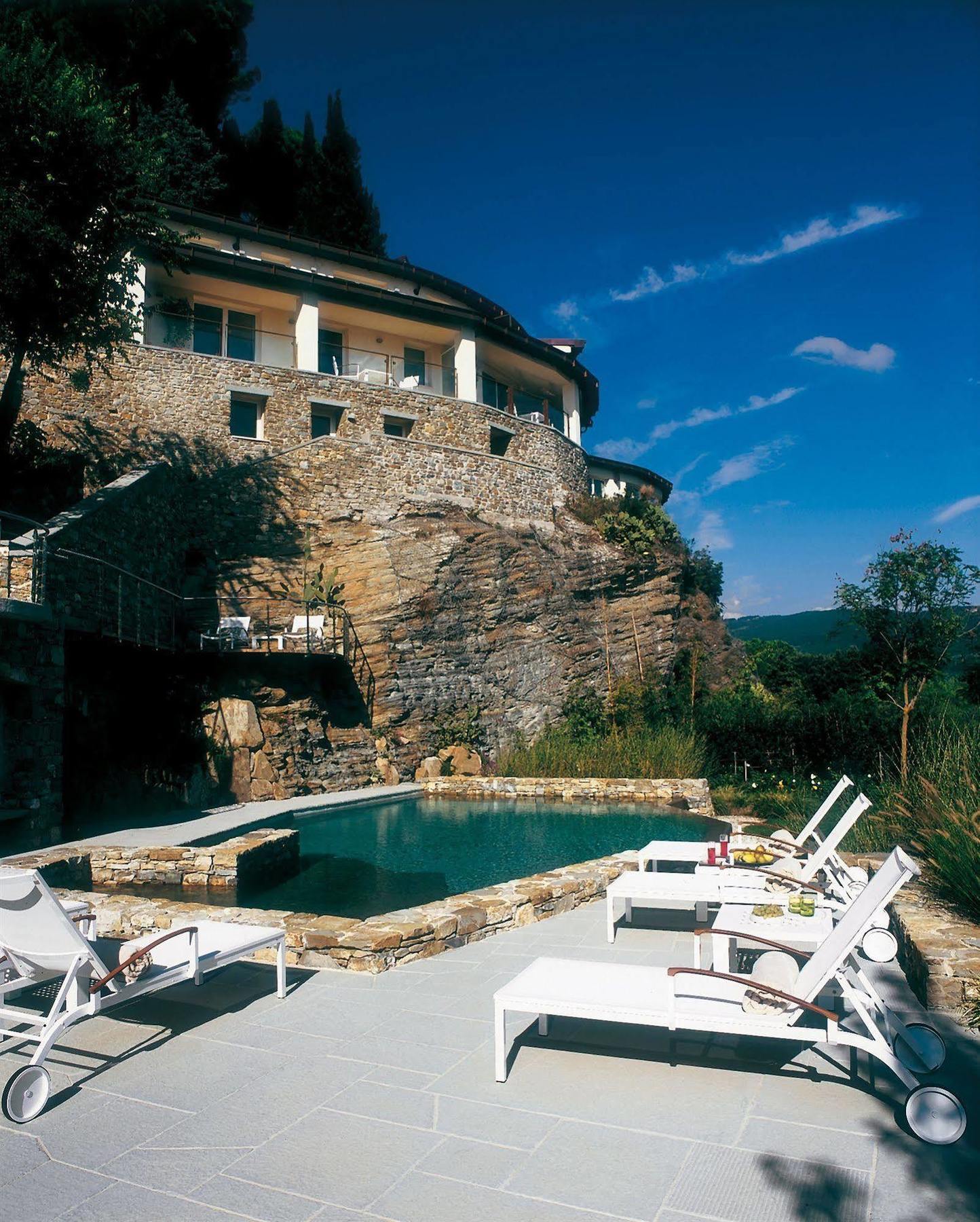 Eden Rock Apartahotel